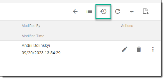 Selecting option to view contact log change history
